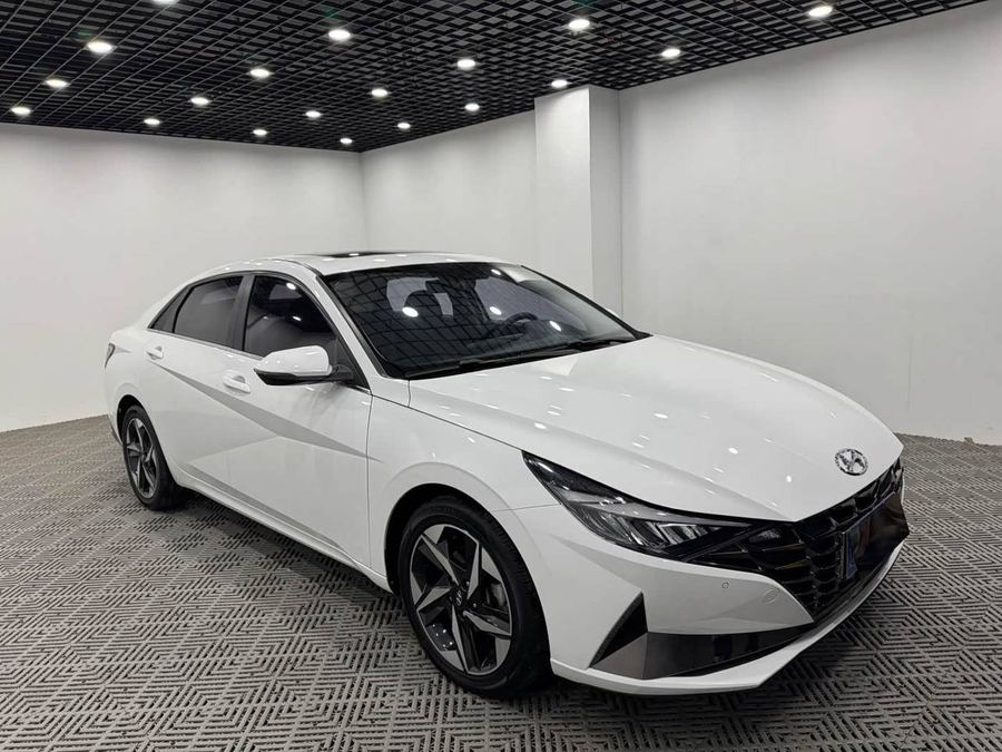 Hyundai Elantra 2022